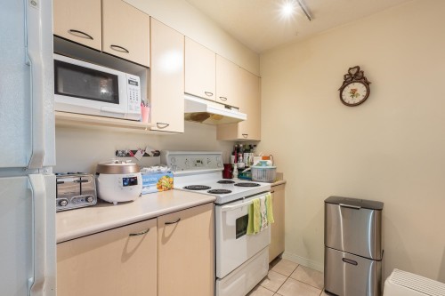 310-5855 Cowrie Street, Sechelt, BC 