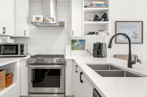 308-22226 Brown Avenue  Maple Ridge, BC V2X 4R2