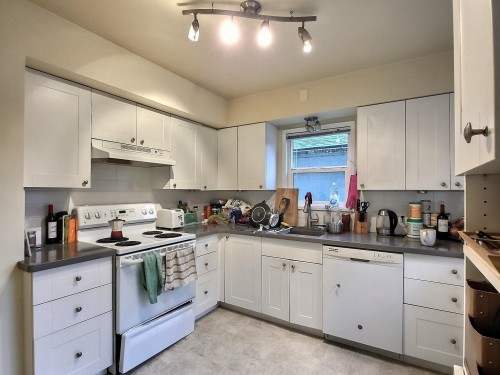 1621 Adanac Street, Vancouver, BC 