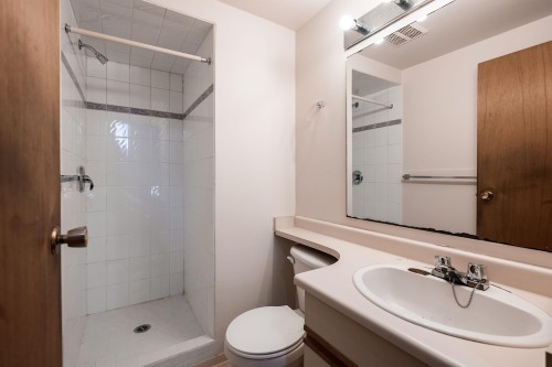 B3-1070 7Th Avenue W, Vancouver, BC 