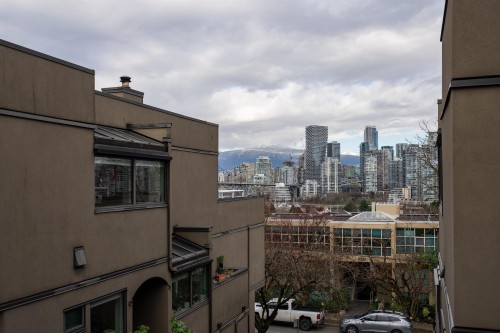 B3-1070 7Th Avenue W, Vancouver, BC 