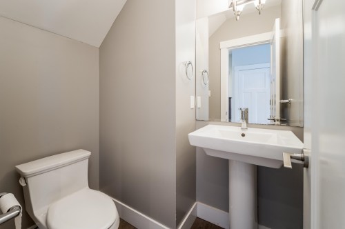 1805 7Th Avenue E, Vancouver, BC 