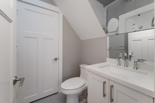 1805 7Th Avenue E, Vancouver, BC 