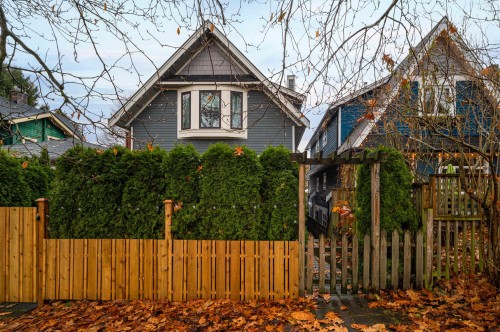 1805 7Th Avenue E, Vancouver, BC 