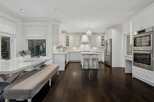 4081 Woodbury Avenue, North Vancouver, BC 