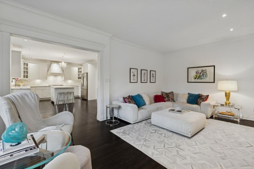 4081 Woodbury Avenue, North Vancouver, BC 