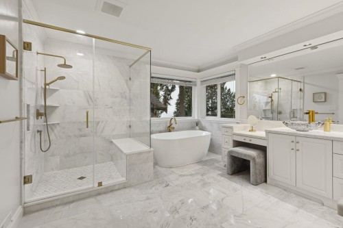 4081 Woodbury Avenue, North Vancouver, BC 