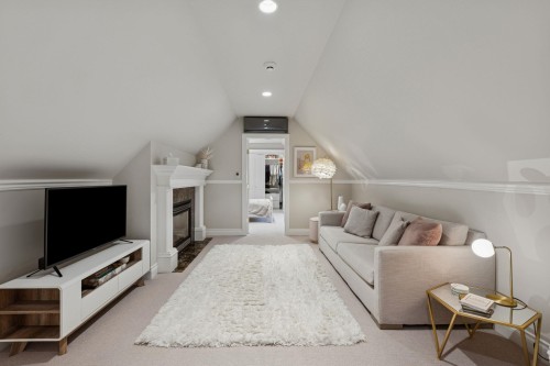 4081 Woodbury Avenue, North Vancouver, BC 