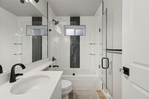 4081 Woodbury Avenue, North Vancouver, BC 