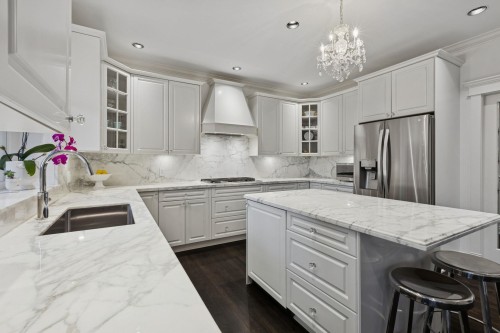 4081 Woodbury Avenue, North Vancouver, BC 