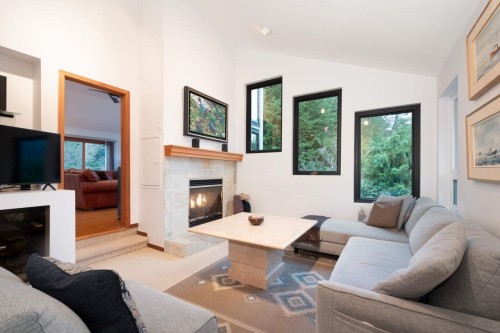 1605 Lockehaven Road, North Vancouver, BC 