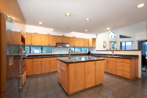 1605 Lockehaven Road, North Vancouver, BC 