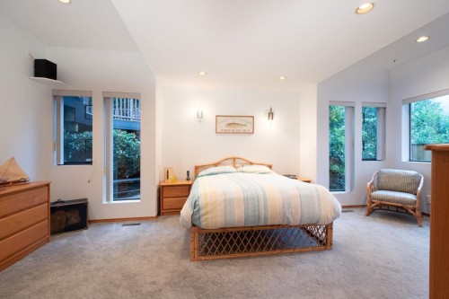 1605 Lockehaven Road, North Vancouver, BC 