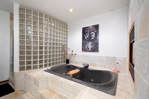 1605 Lockehaven Road, North Vancouver, BC 