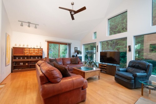 1605 Lockehaven Road, North Vancouver, BC 