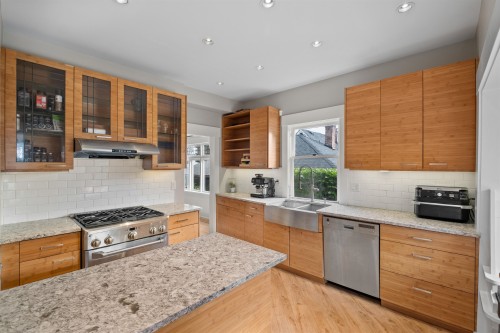 3044 Point Grey Road, Vancouver, BC 