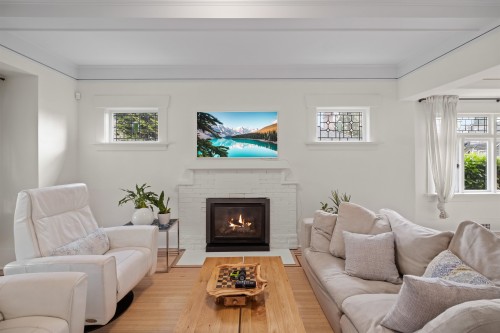 3044 Point Grey Road, Vancouver, BC 