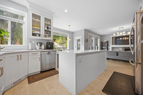 3376 Plateau Boulevard, Coquitlam, BC 