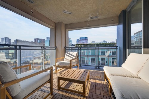 1201-183 Keefer Place, Vancouver, BC 