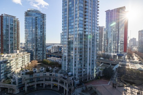 1201-183 Keefer Place, Vancouver, BC 