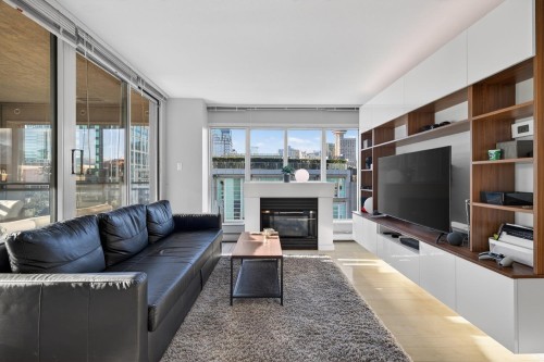 1201-183 Keefer Place, Vancouver, BC 