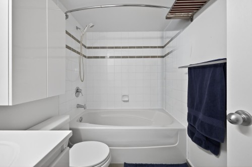 1201-183 Keefer Place, Vancouver, BC 