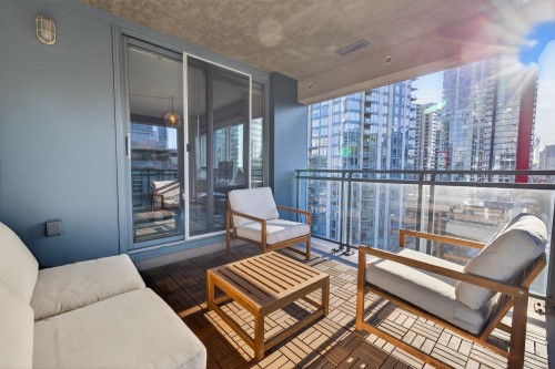 1201-183 Keefer Place, Vancouver, BC 