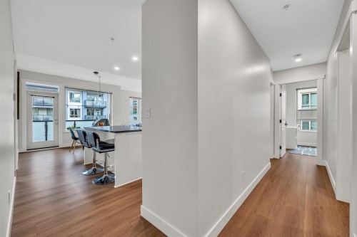 404-2632 Library Lane, North Vancouver, BC 