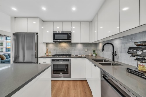 404-2632 Library Lane, North Vancouver, BC 