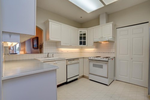 402-3621 26Th Avenue W, Vancouver, BC 