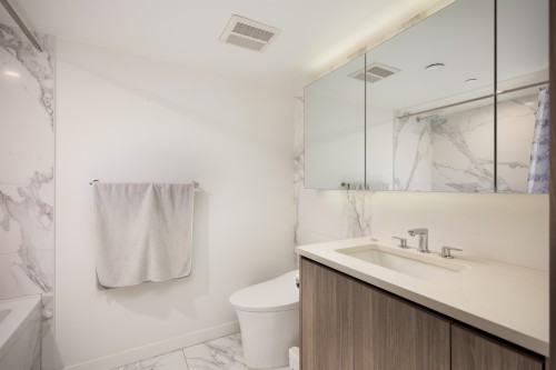 605-8555 Capstan Way, Richmond, BC 