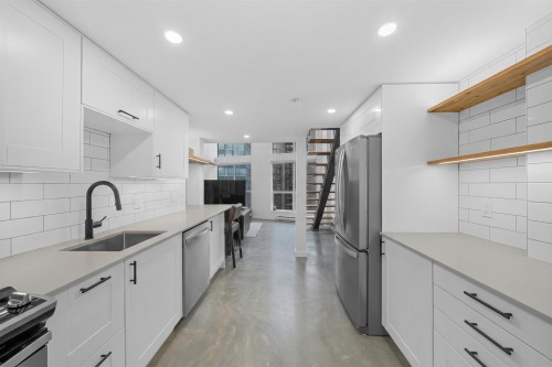 1012-933 Seymour Street, Vancouver, BC 