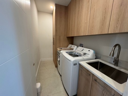 967 52 A Street, Delta, BC 