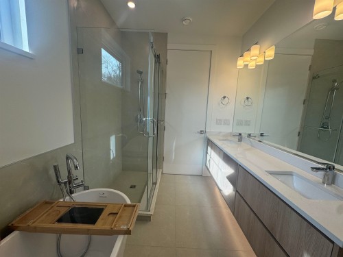 967 52 A Street, Delta, BC 