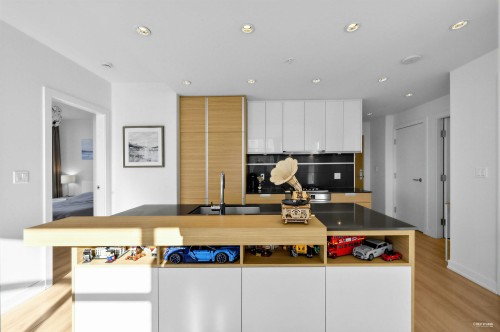 1901-4688 Kingsway, Burnaby, BC 