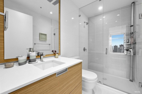 1901-4688 Kingsway, Burnaby, BC 