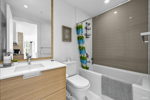 1901-4688 Kingsway, Burnaby, BC 