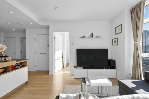 1901-4688 Kingsway, Burnaby, BC 