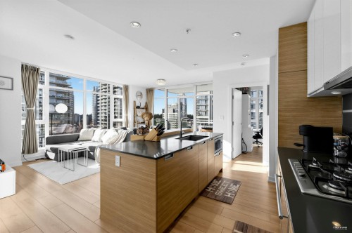 1901-4688 Kingsway, Burnaby, BC 