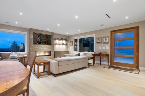 990 Jefferson Avenue, West Vancouver, BC 