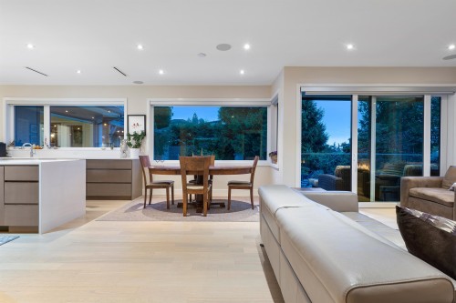 990 Jefferson Avenue, West Vancouver, BC 