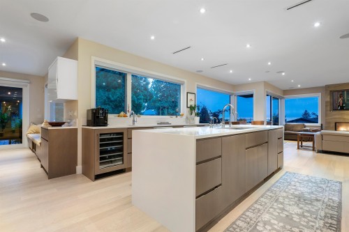 990 Jefferson Avenue, West Vancouver, BC 