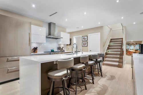 990 Jefferson Avenue, West Vancouver, BC 