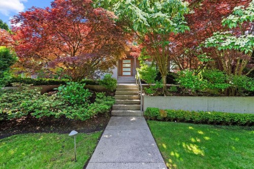 990 Jefferson Avenue, West Vancouver, BC 