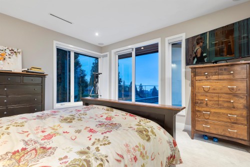 990 Jefferson Avenue, West Vancouver, BC 