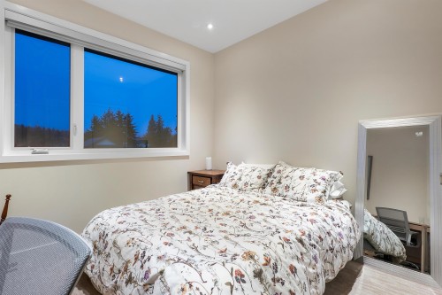 990 Jefferson Avenue, West Vancouver, BC 