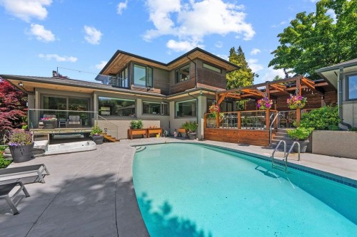 990 Jefferson Avenue, West Vancouver, BC 