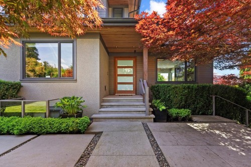 990 Jefferson Avenue, West Vancouver, BC 