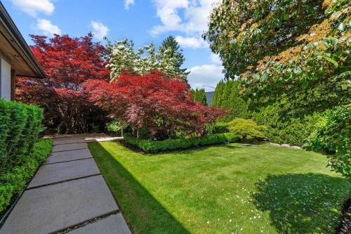 990 Jefferson Avenue, West Vancouver, BC 