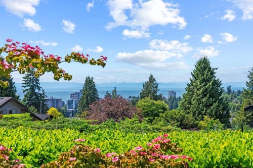 990 Jefferson Avenue, West Vancouver, BC 